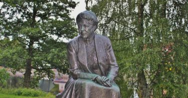 Statue von Selma Lagerlöf in Schweden