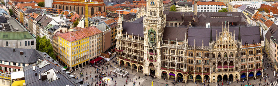 Marienplatz in München in der Alstadt zwischen Karistor und Isartor