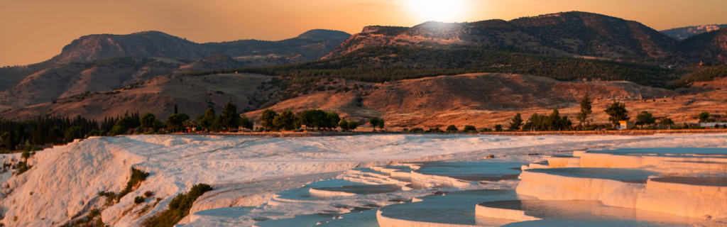 Atemberaubend schön: die Kalkterrassen von Pamukkale, Türkei