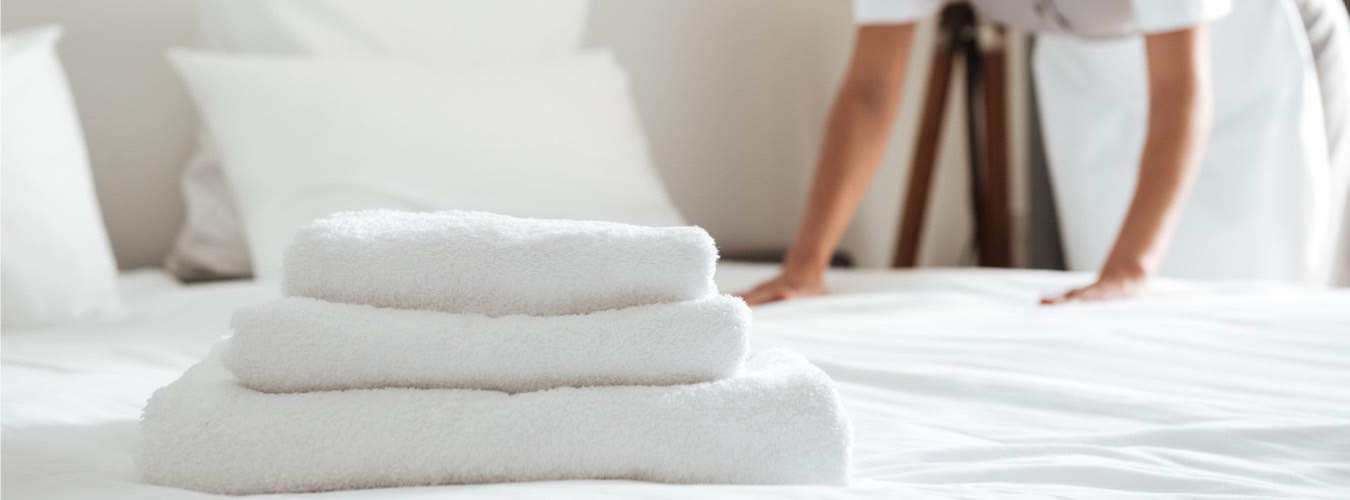 Reiserecht bei Reisemängeln - Handtücher auf Hotelbett